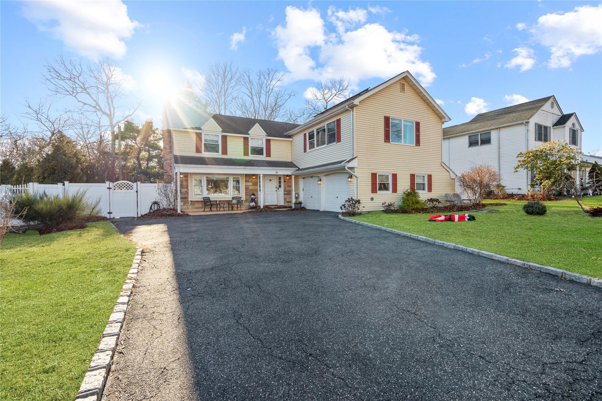 20 Eliot Drive, Lake Grove, New York image 3