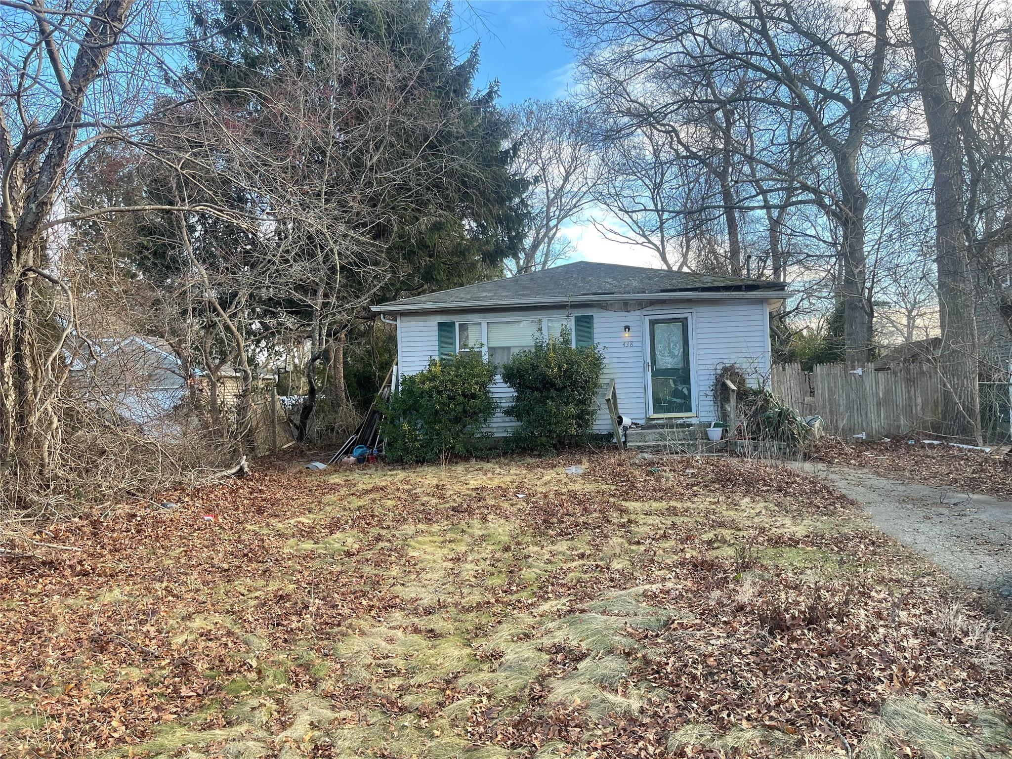 438 Auborn Avenue, Shirley, New York image 2