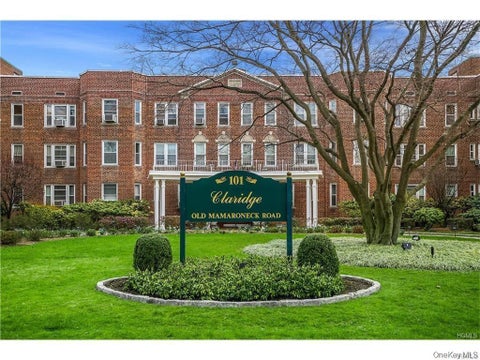 Photo of 101 Old Mamaroneck Road #3B4, White Plains, NY 10605 (MLS # 1027510)