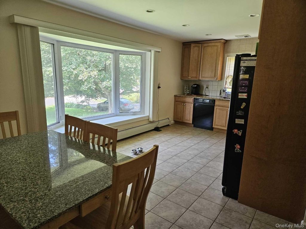 Photo of 21 VERPLANCK Avenue, Hopewell Junction, NY 12533 (MLS # 993279)