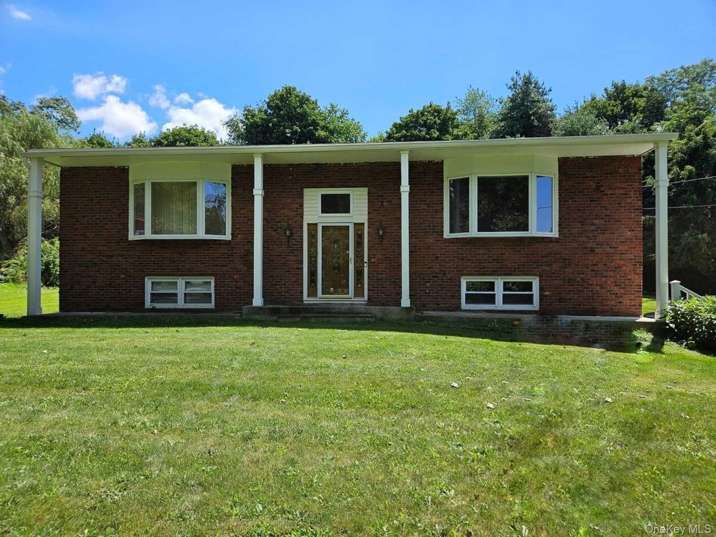 Photo of 21 VERPLANCK Avenue, Hopewell Junction, NY 12533 (MLS # 993279)