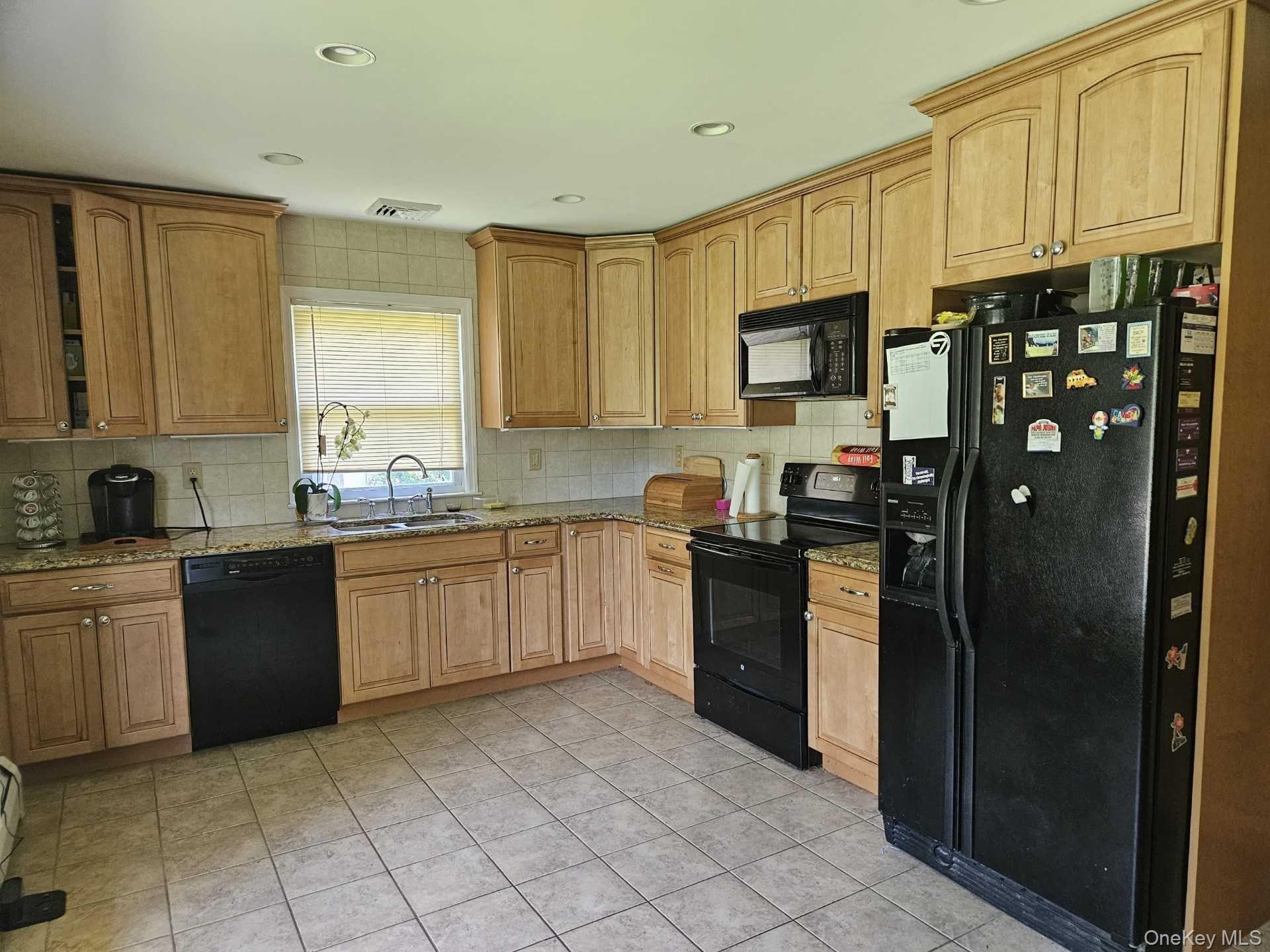 21 VERPLANCK Avenue