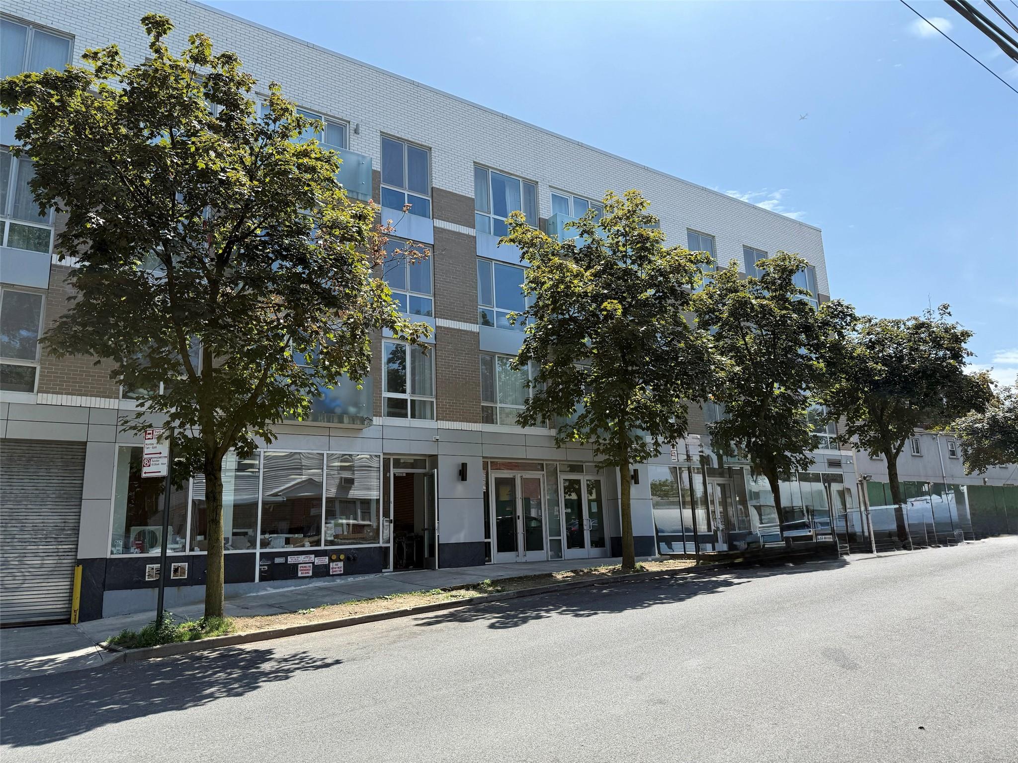 Union Turnpike Turnpike 204N, Fresh Meadows, Queens, NY - 1 Bedrooms  
1 Bathrooms  
3 Rooms - 