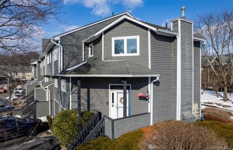 97 Village Green Bardonia NY 10954