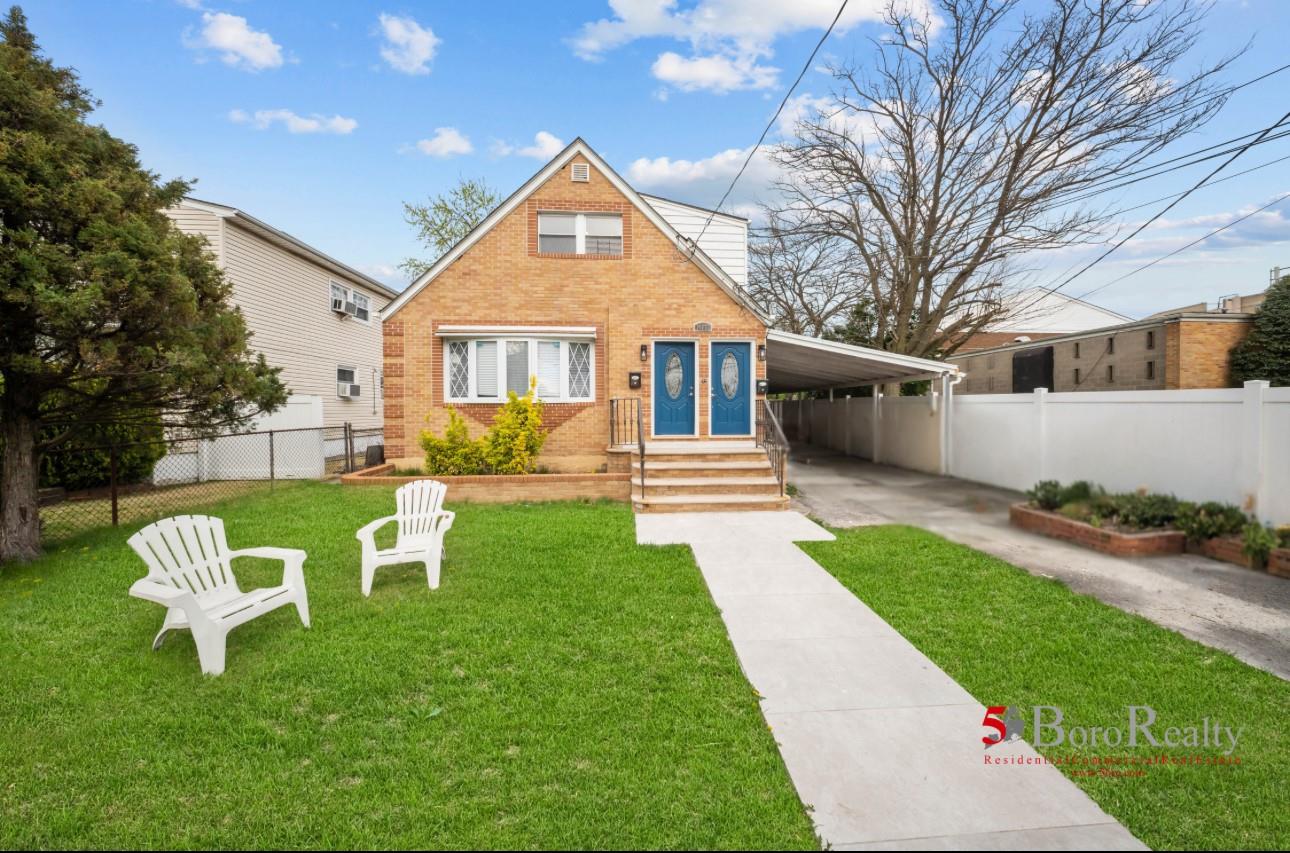 249th Street, Rosedale, Queens, NY - 5 Bedrooms  
3 Bathrooms  
18 Rooms - 