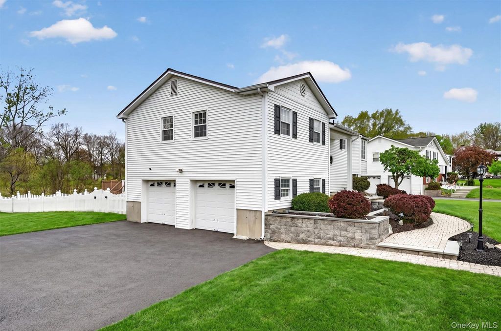 Photo of 9 Pilgrim Lane, Washingtonville, NY 10992 (MLS # 993916)