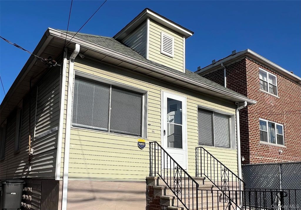 Photo of 830 Vincent Avenue, Bronx, NY 10465 (MLS # 974355)