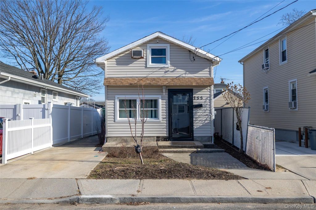Photo of 255 Evans Avenue, Elmont, NY 11003 (MLS # 951670)