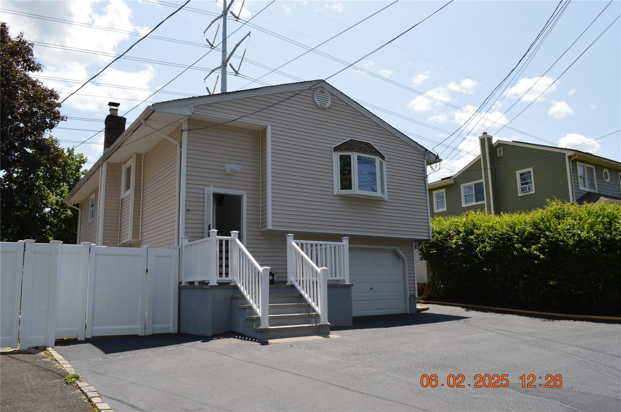 294 Fir Grove Road, Ronkonkoma, New York image 2