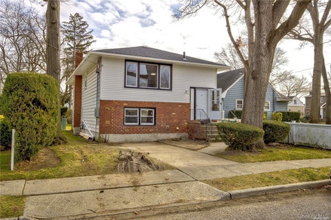 Apartment For Rent - 207 Catherine Avenue<br/> Franklin Square, NY 11010