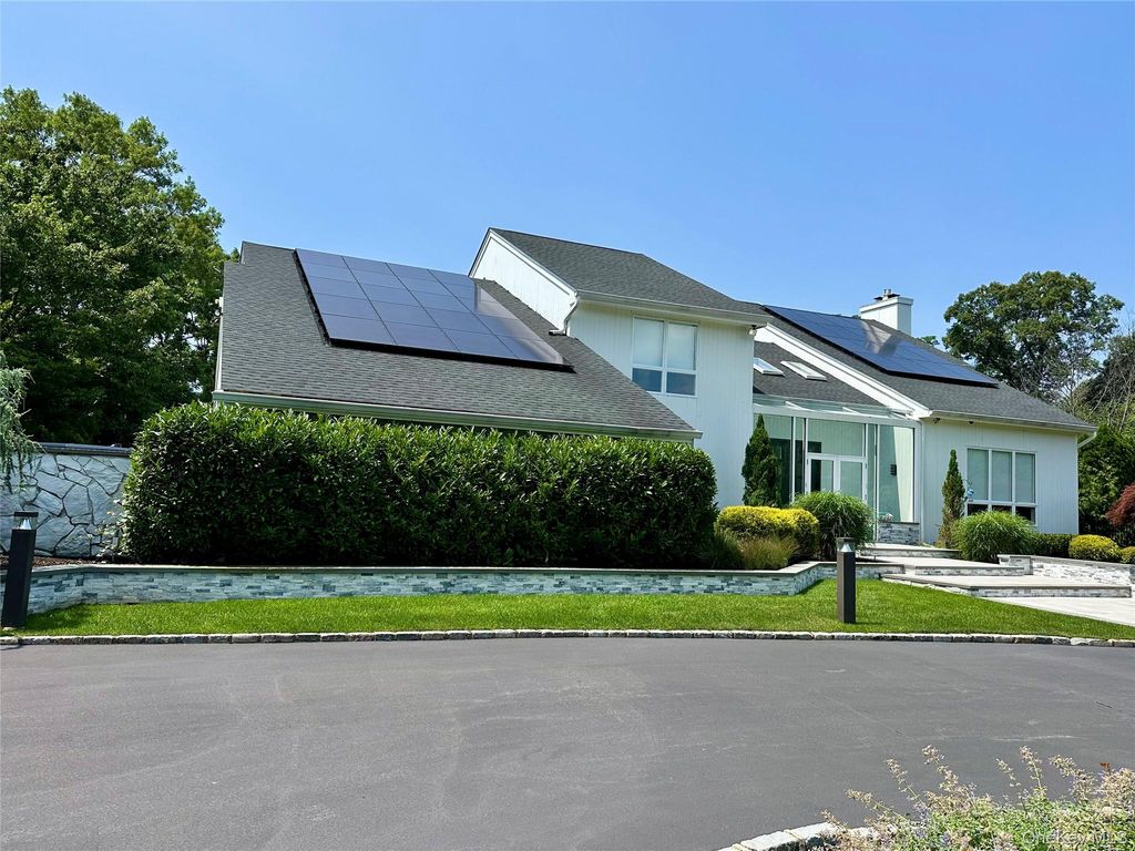 Photo of 5 Meadow Gate W, Saint James, NY 11780 (MLS # 1027926)