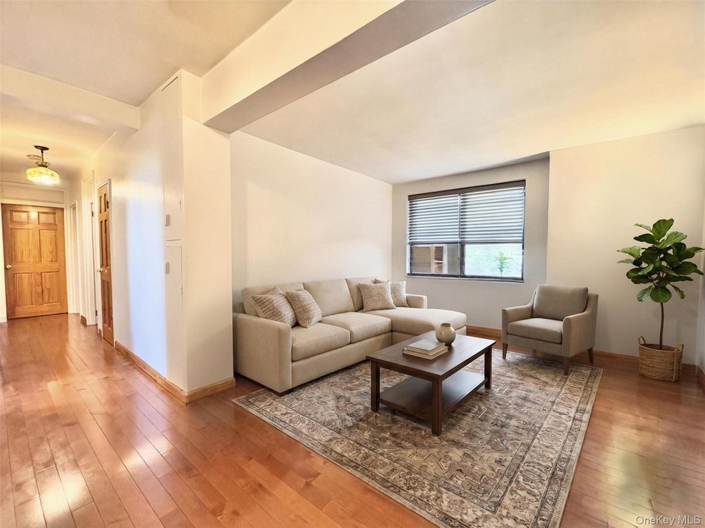 Photo of 28-08 141st Street #3B, Flushing, NY 11354 (MLS # 997598)