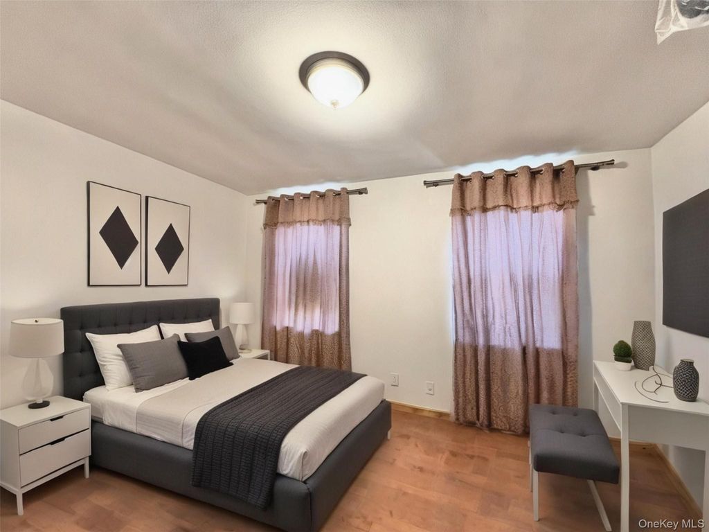 Photo of 28-08 141st Street #3B, Flushing, NY 11354 (MLS # 997598)