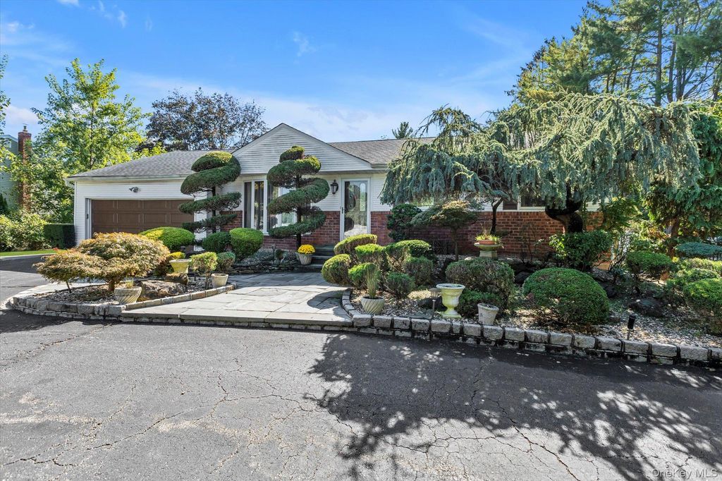 Photo of 14 Yeoman Drive, East Northport, NY 11731 (MLS # 919178)
