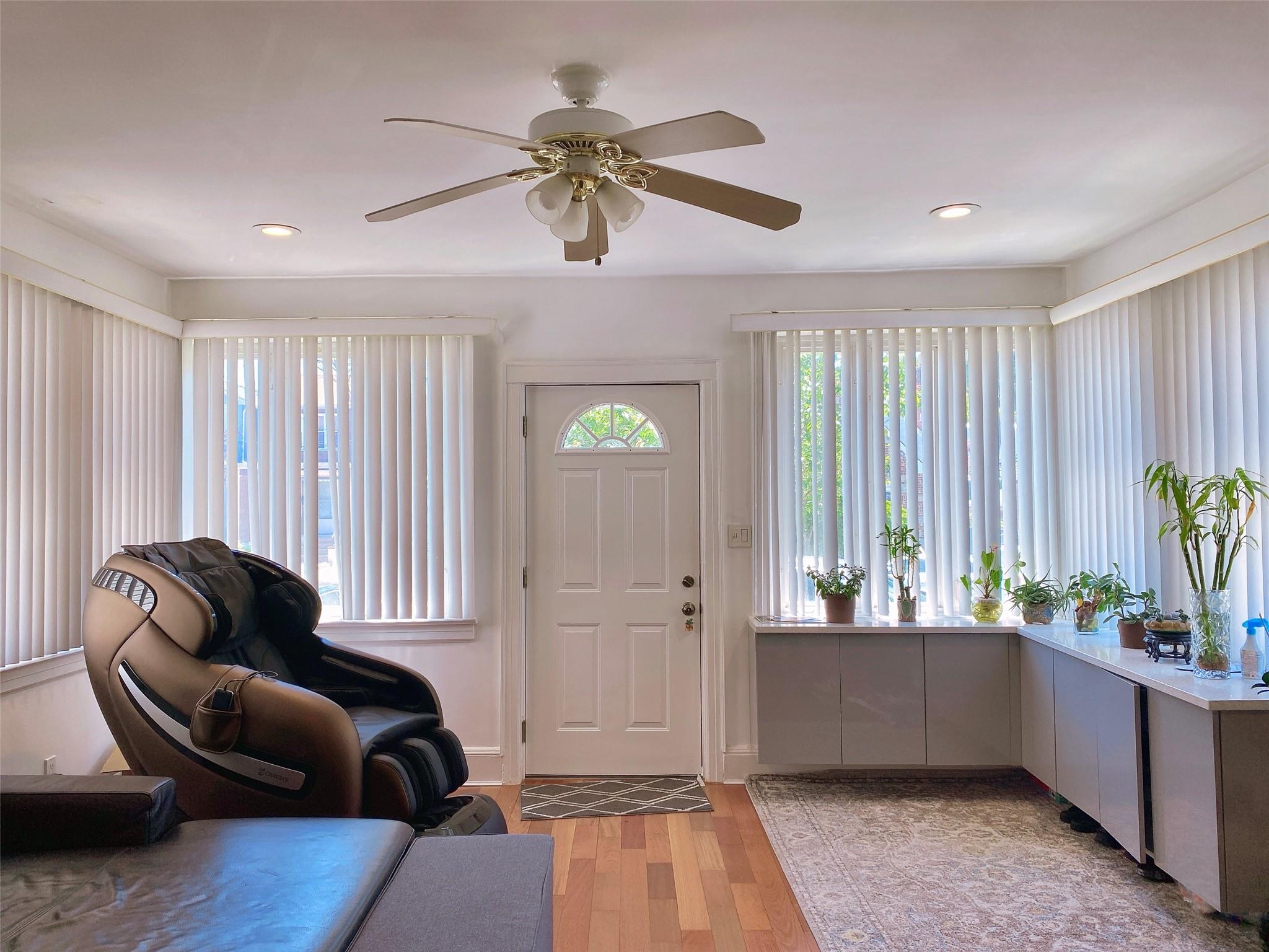 119-25 6th Ave Ave, College Point, New York image 3