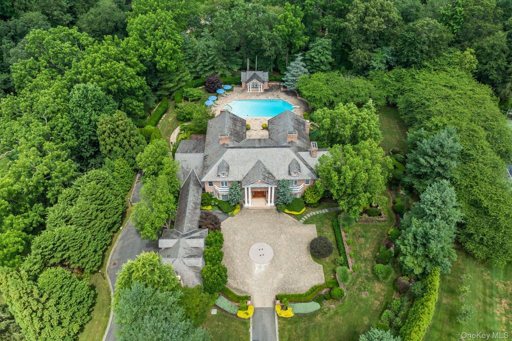 Photo of 660 Chicken Valley Road, Matinecock, NY 11560 (MLS # 958234)