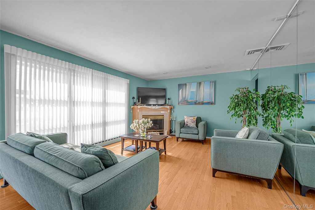 Photo of 48 Lawrence Street, New Hyde Park, NY 11040 (MLS # 965022)