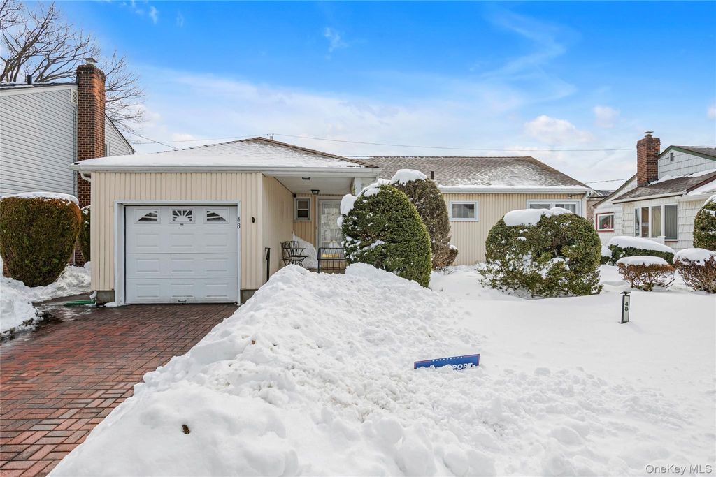 Photo of 48 Lawrence Street, New Hyde Park, NY 11040 (MLS # 965022)