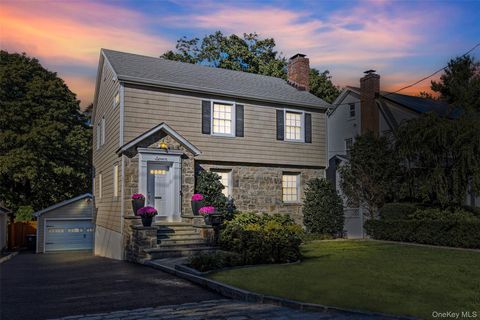 Photo of 7 Gedney Terrace, White Plains, NY 10605 (MLS # 923453) Photo of 7 Gedney Terrace, White Plains, NY 10605 (MLS # 923453)