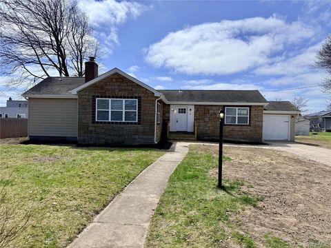 Photo of 30 Lombardy Drive, Shirley, NY 11967 (MLS # 982411)