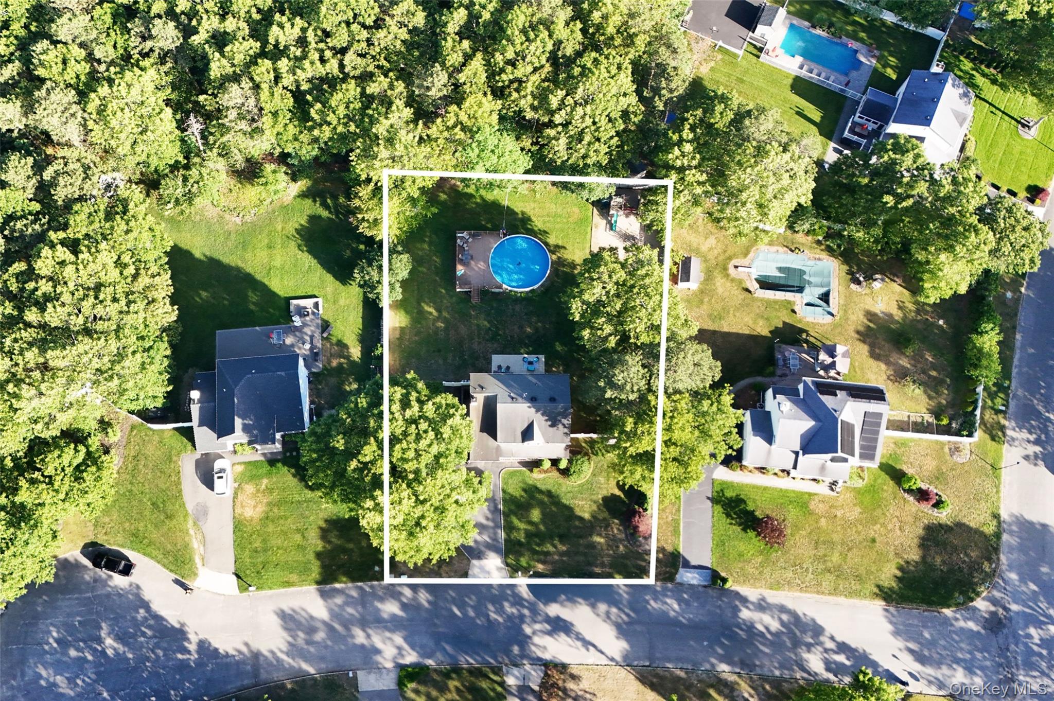 Photo 1 of 39 — 4 Redbud Court, Middle Island, NY 11953