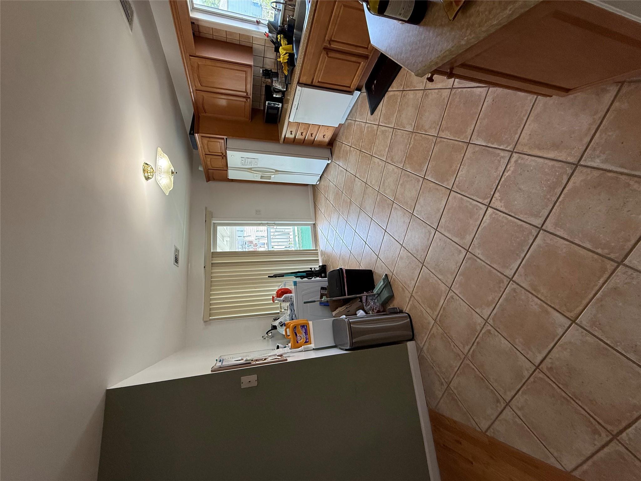 103 Clunie Avenue 2