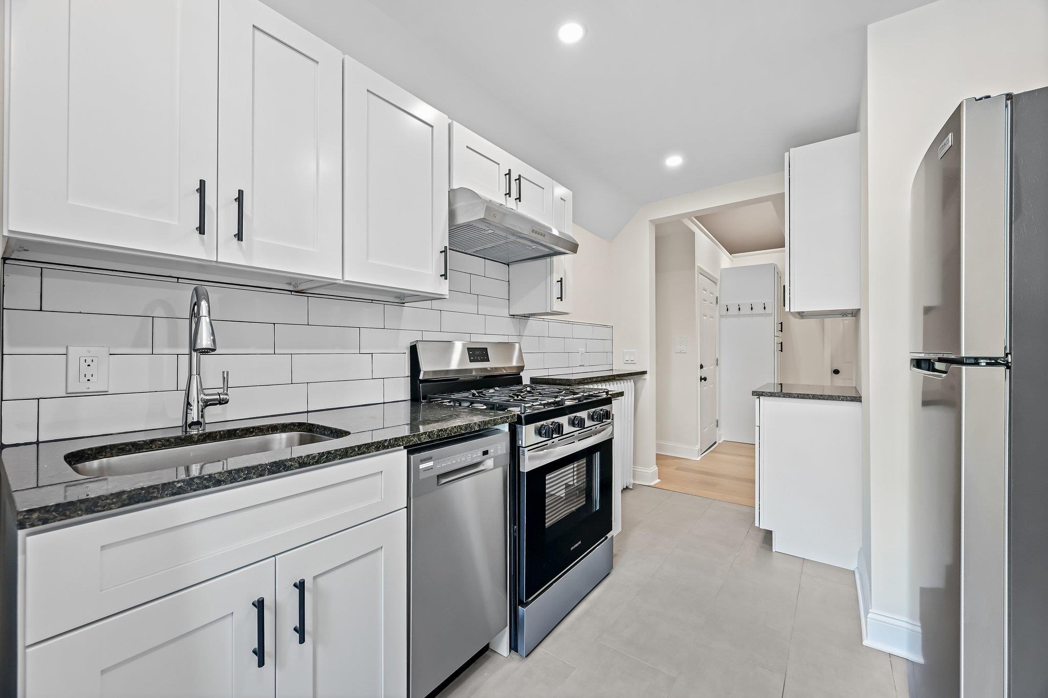 12 Thomas Place 3