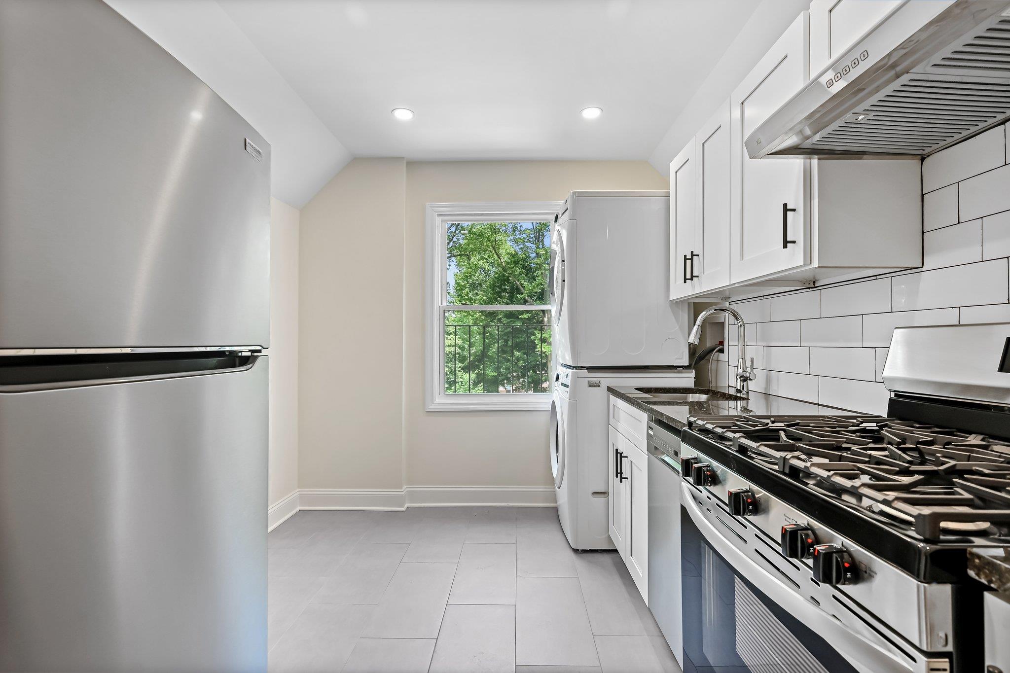 12 Thomas Place 3