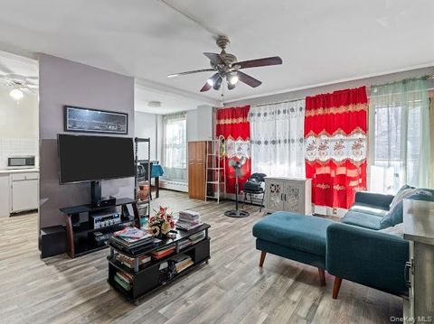 12425 Flatlands Ave Flatlands Ave Brooklyn NY 11208