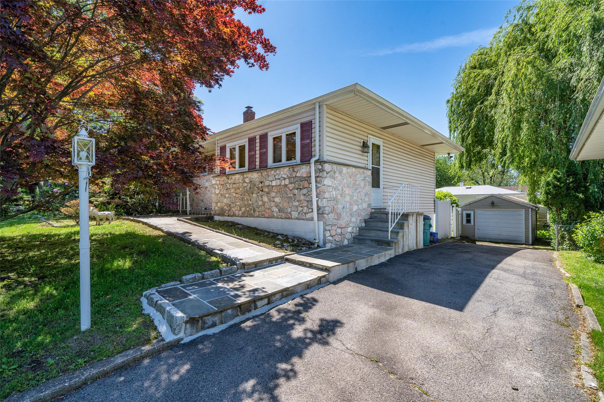 7 Vera Road, Bronxville, New York image 2