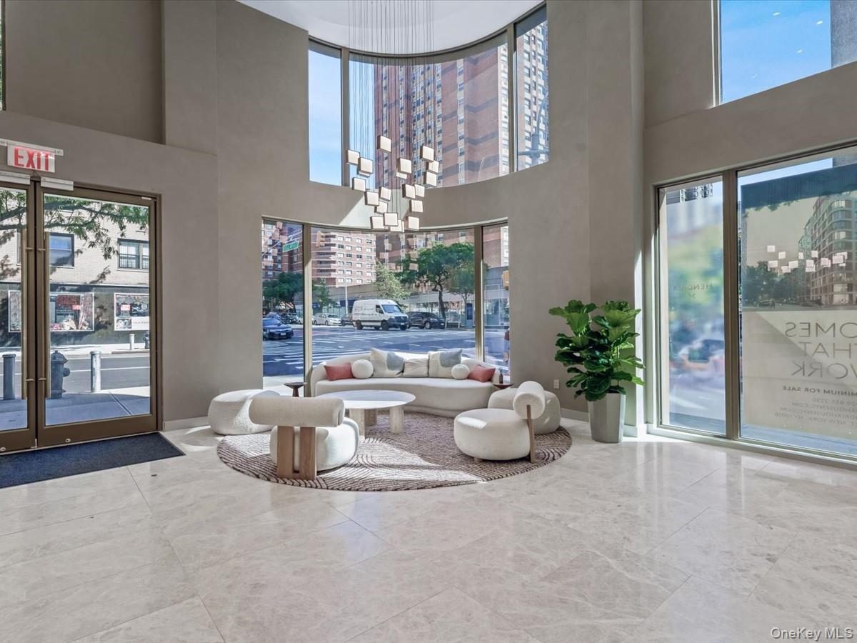 250 E 25th Street 9B