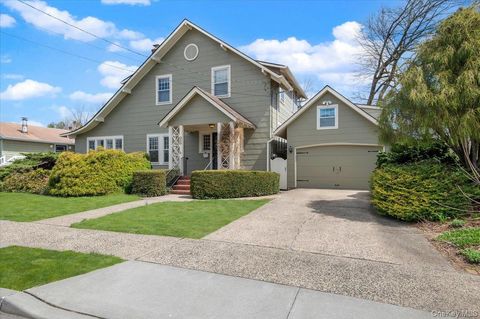 353 Bedford Avenue Uniondale NY 11553