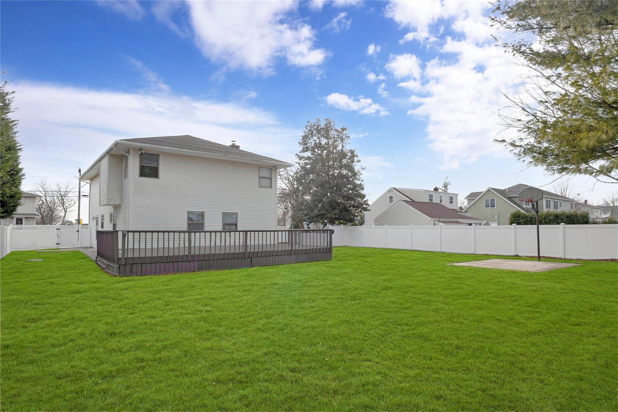 57 Alexander Avenue, Farmingdale, New York image 27
