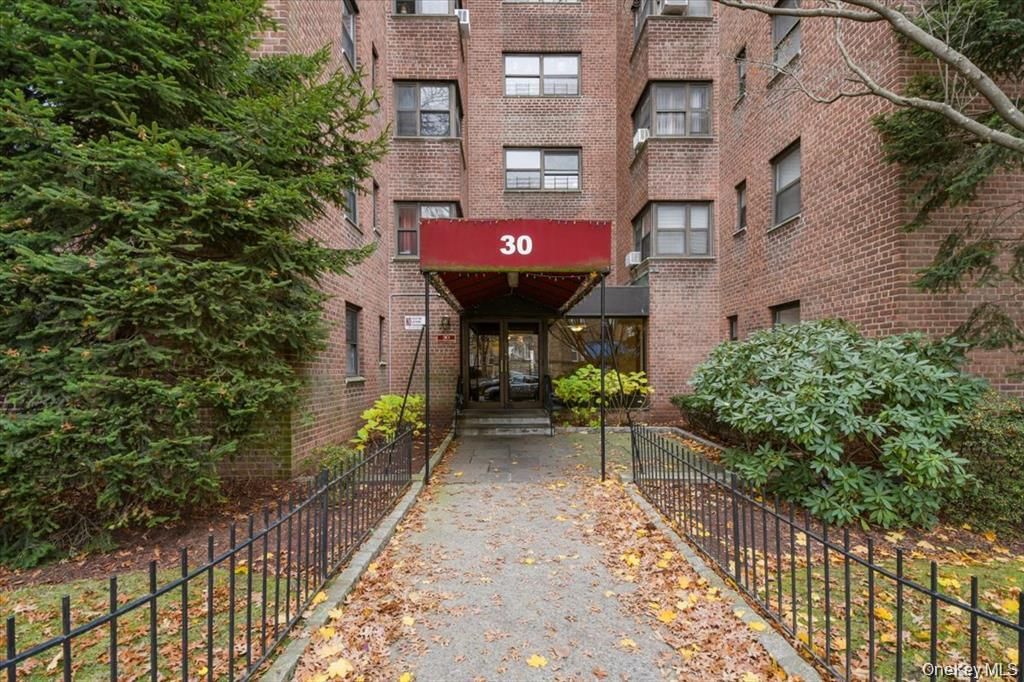 Photo of 30 Fleetwood Avenue #1B, Mount Vernon, NY 10552 (MLS # 964468)