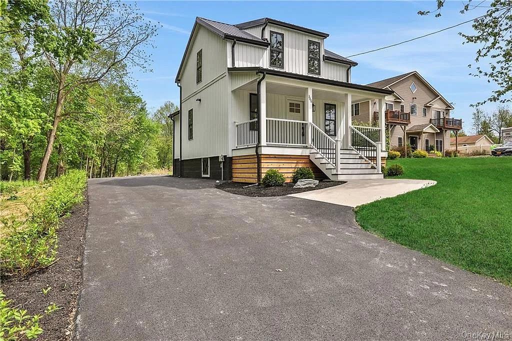 386 Lakeside Road