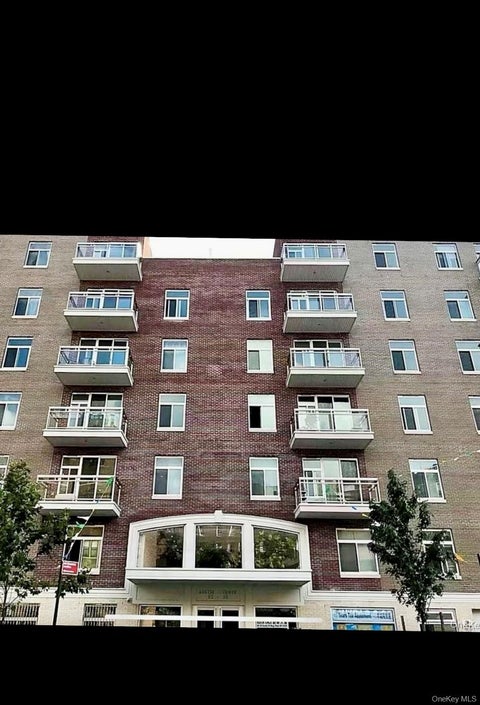 Condo For Sale - 65-38 Austin Street #4D<br/> Rego Park, NY 11374