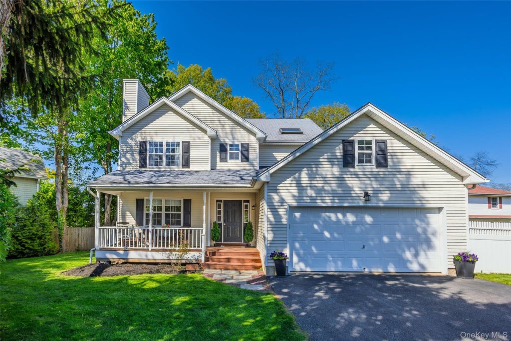Photo of 270 Nassau Road #1, Huntington, NY 11743 (MLS # 993148)