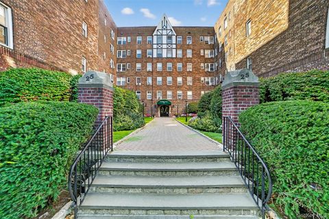 25 Parkview Avenue 2G Bronxville NY 10708