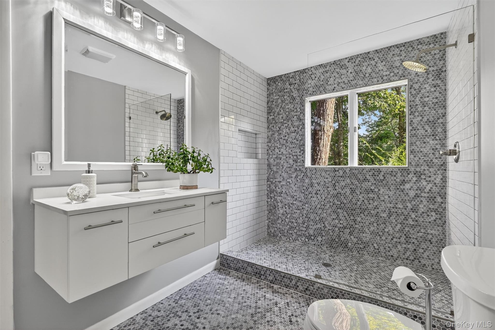 Montgomery, New York 12549, United States, 3 Bedrooms Bedrooms, ,4 BathroomsBathrooms,Residential,Active,191258