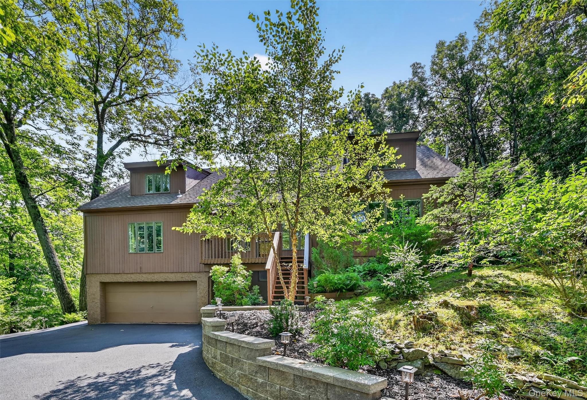 Montgomery, New York 12549, United States, 3 Bedrooms Bedrooms, ,4 BathroomsBathrooms,Residential,Active,191258