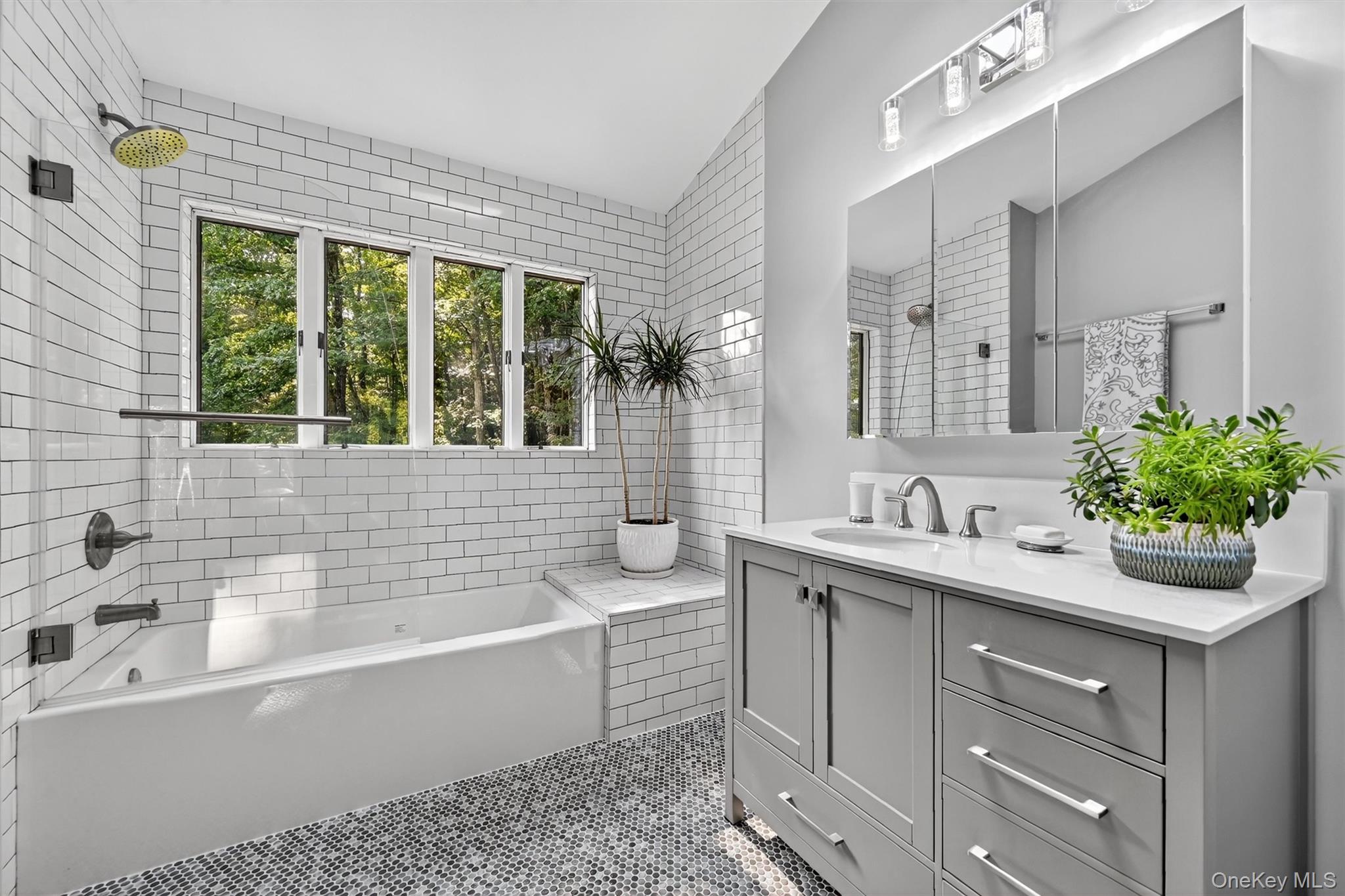 Montgomery, New York 12549, United States, 3 Bedrooms Bedrooms, ,4 BathroomsBathrooms,Residential,Active,191258