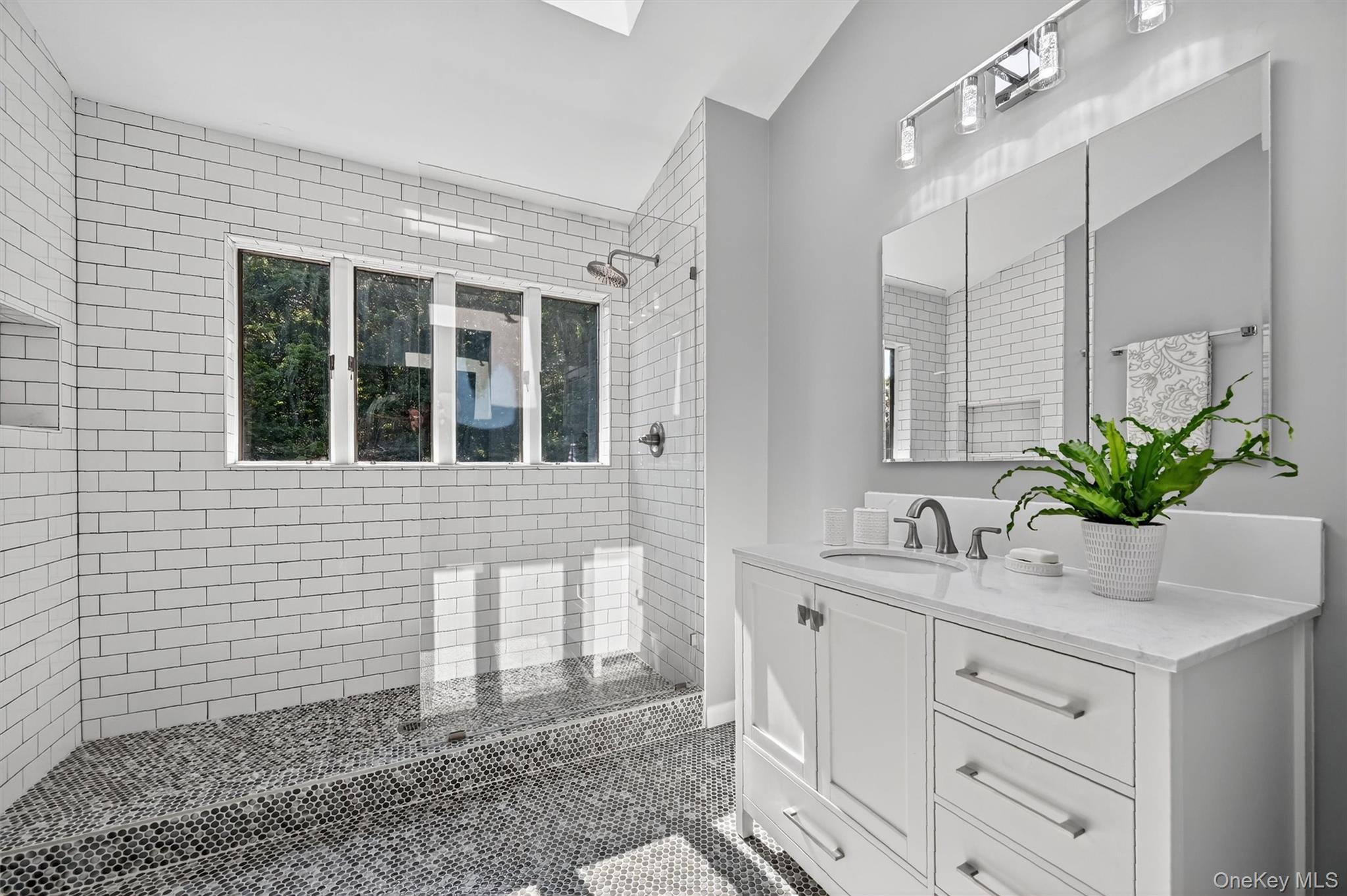 Montgomery, New York 12549, United States, 3 Bedrooms Bedrooms, ,4 BathroomsBathrooms,Residential,Active,191258