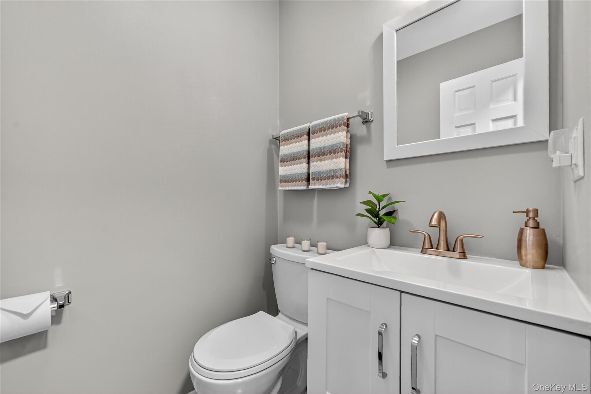 Montgomery, New York 12549, United States, 3 Bedrooms Bedrooms, ,4 BathroomsBathrooms,Residential,Active,191258