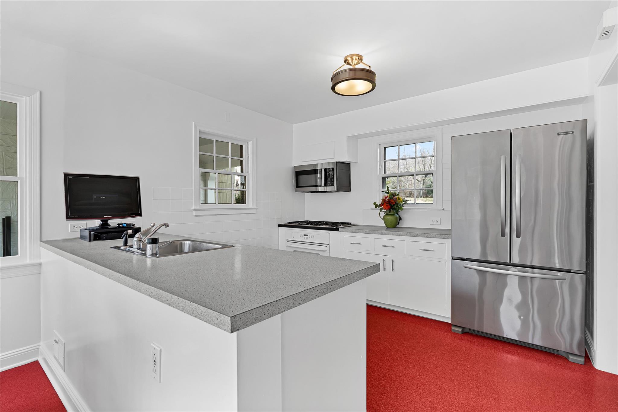 37 Hathaway Lane, White Plains, New York image 12