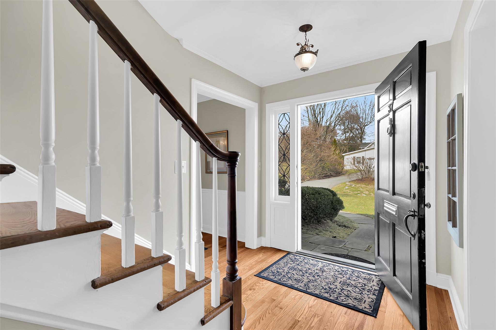 37 Hathaway Lane, White Plains, New York image 4