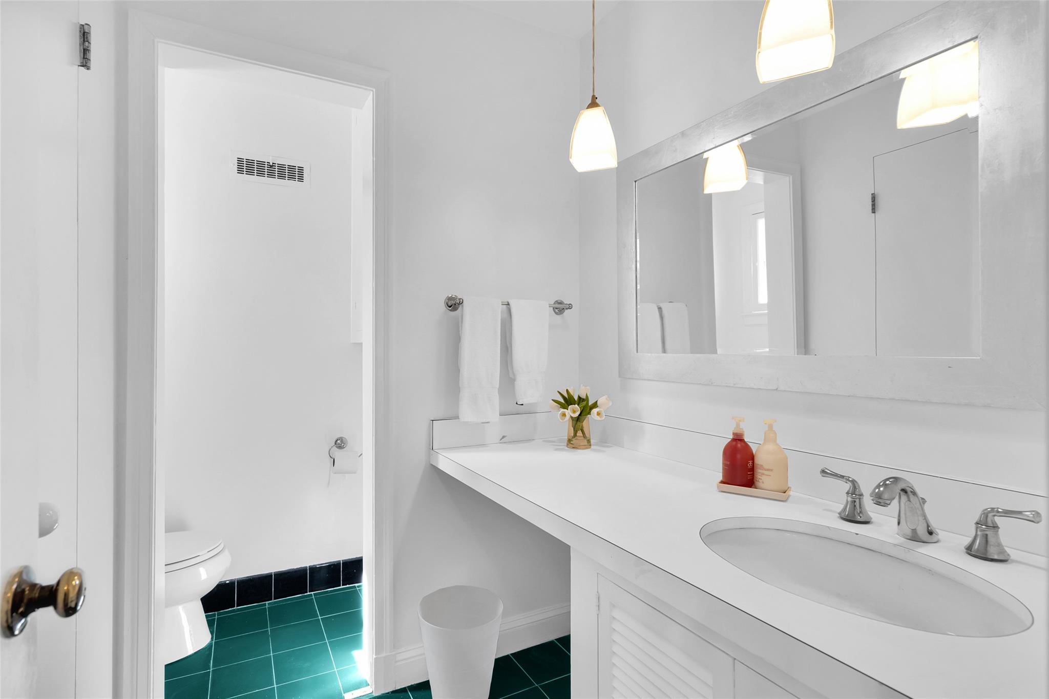 37 Hathaway Lane, White Plains, New York image 19