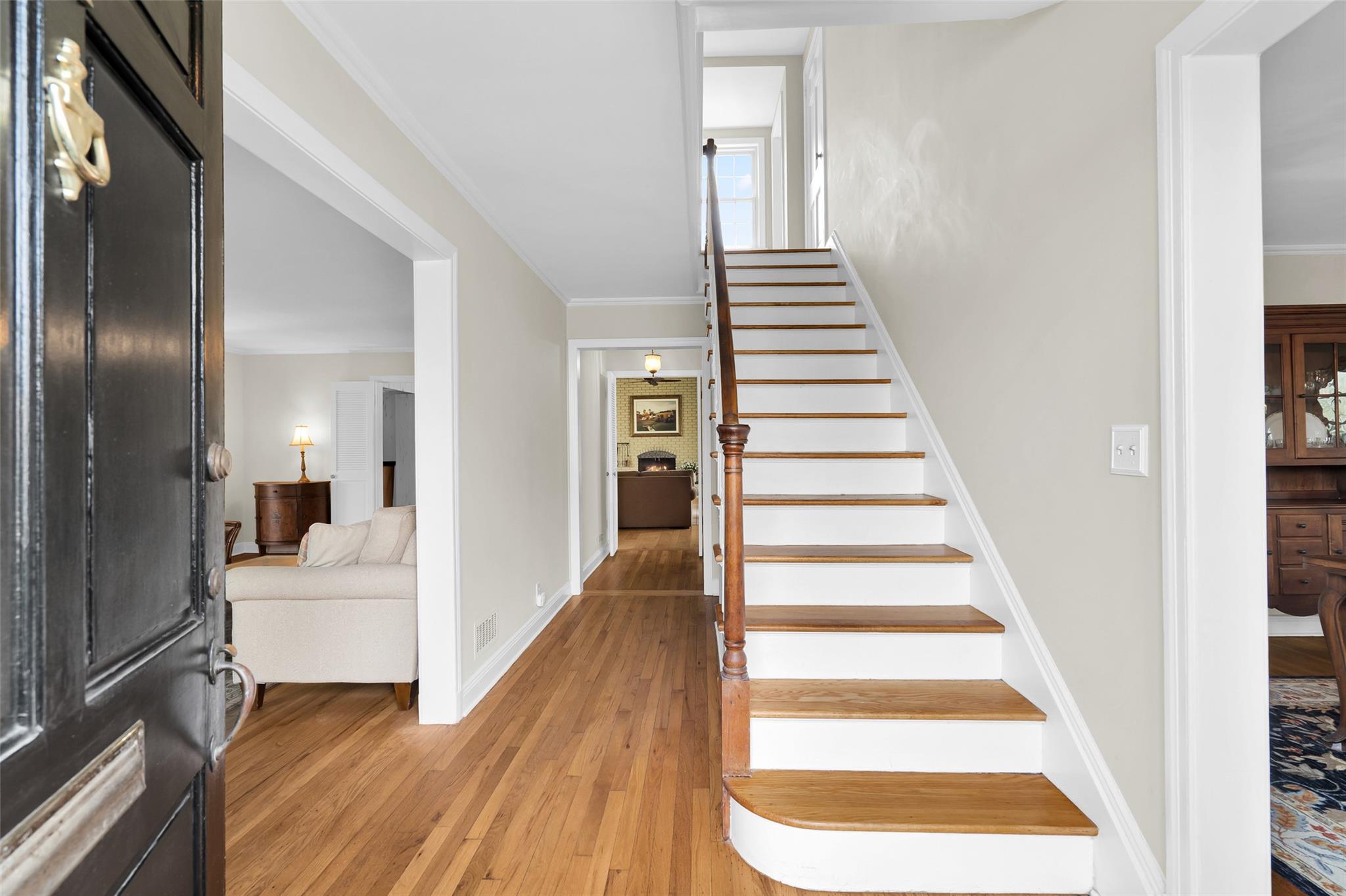 37 Hathaway Lane, White Plains, New York image 3