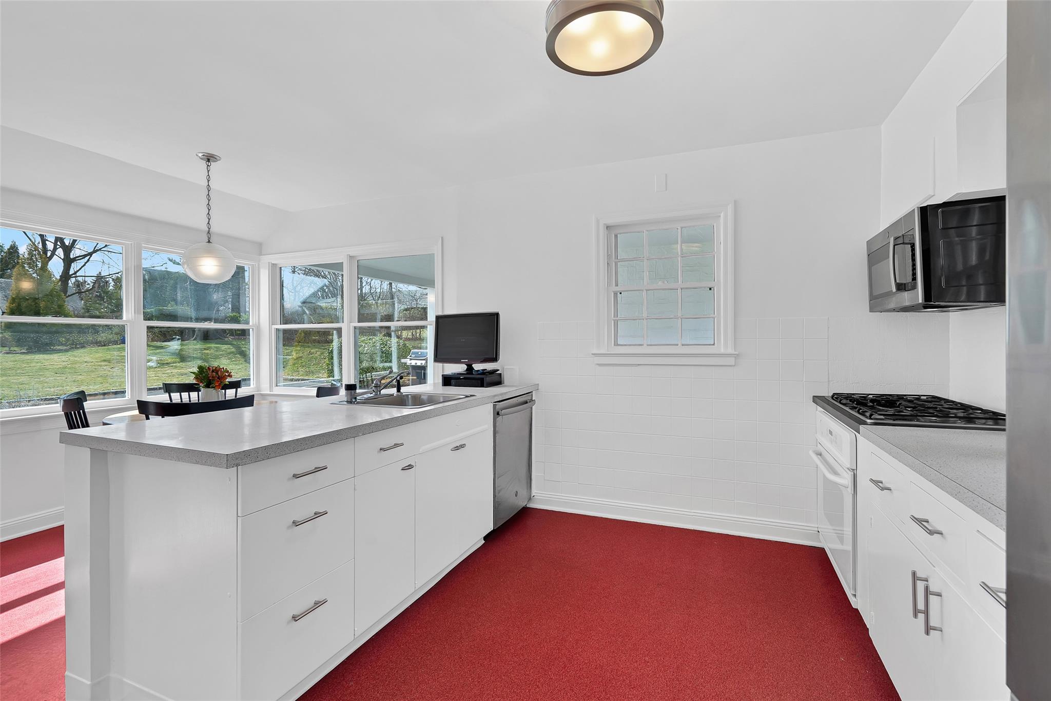 37 Hathaway Lane, White Plains, New York image 13