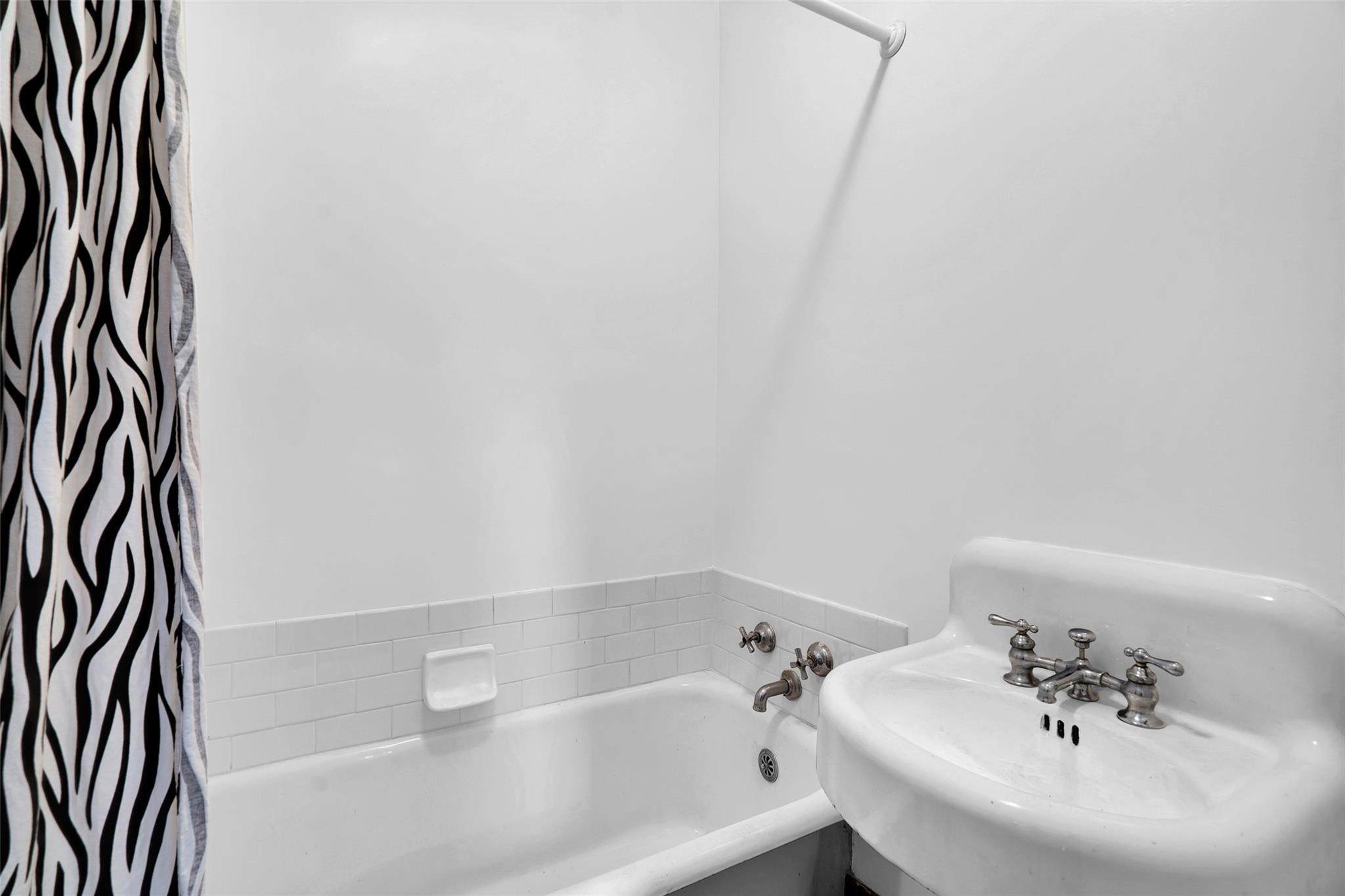 37 Hathaway Lane, White Plains, New York image 18