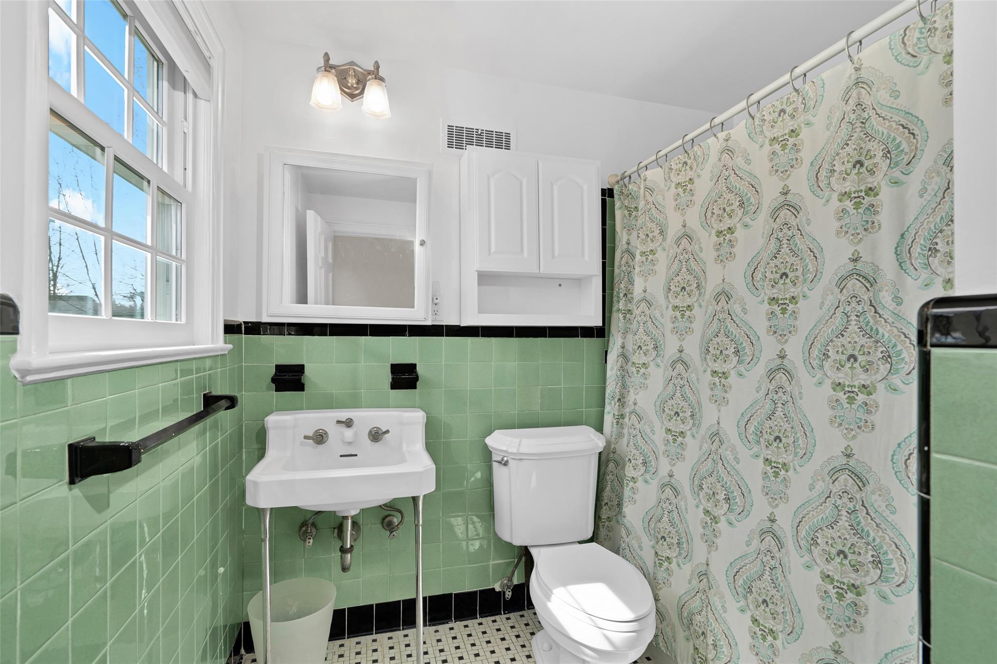 37 Hathaway Lane, White Plains, New York image 27